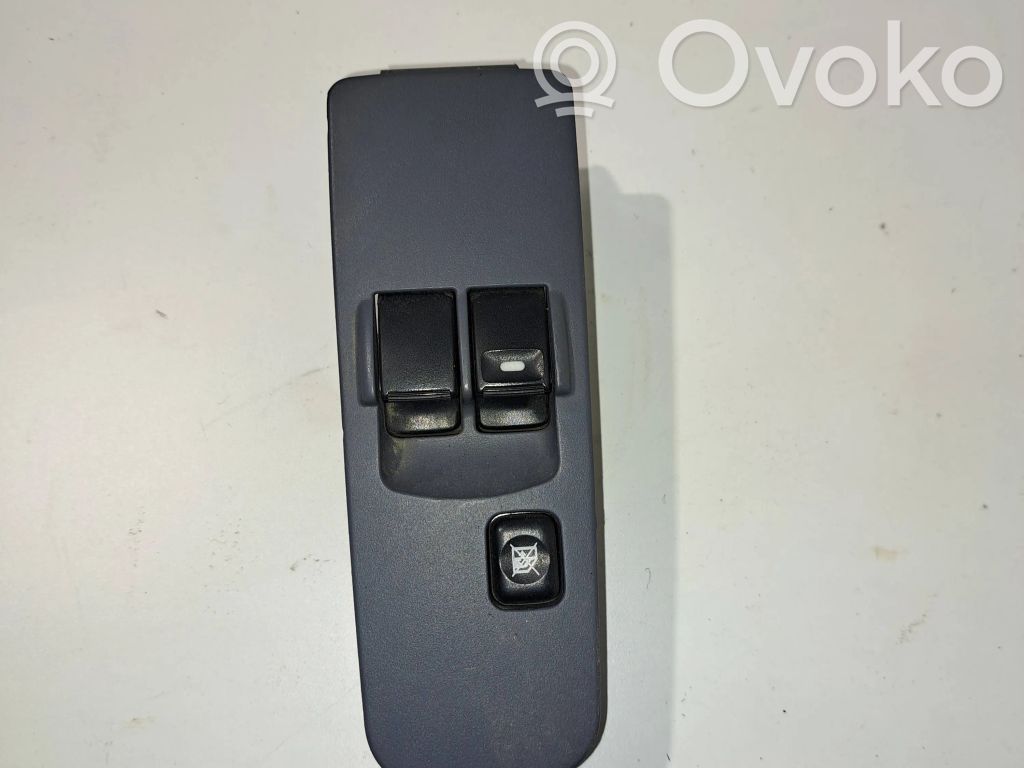 Electric window control switch   MR587477,C8DD351M,0894D1