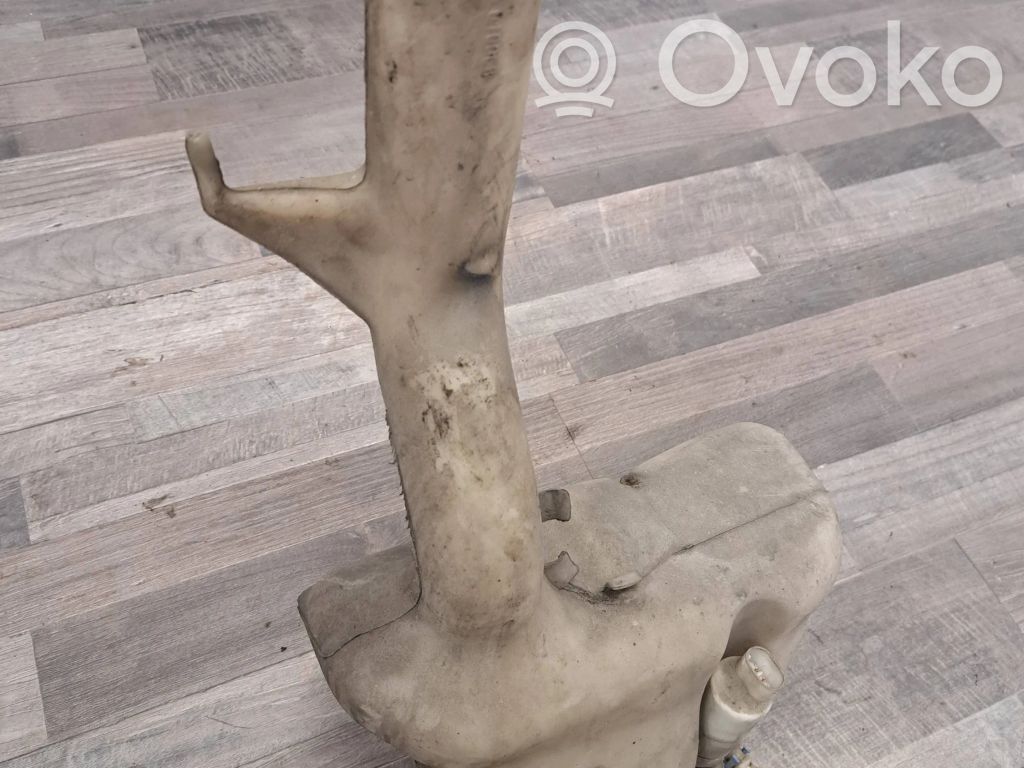 Zbiornik płynu do spryskiwaczy szyby przedniej / czołowej   010068