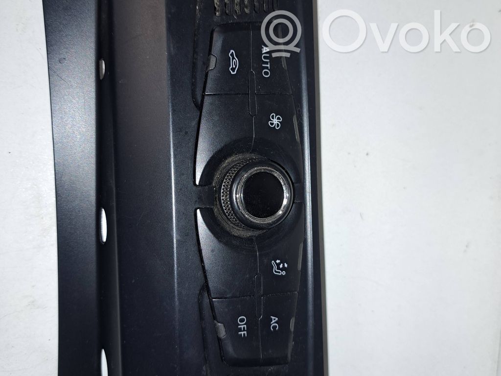 Panel klimatyzacji   8T1820043N,A2C53279964