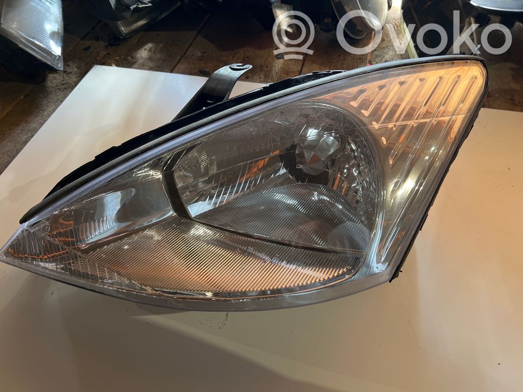 Ford Focus Scheinwerfer 