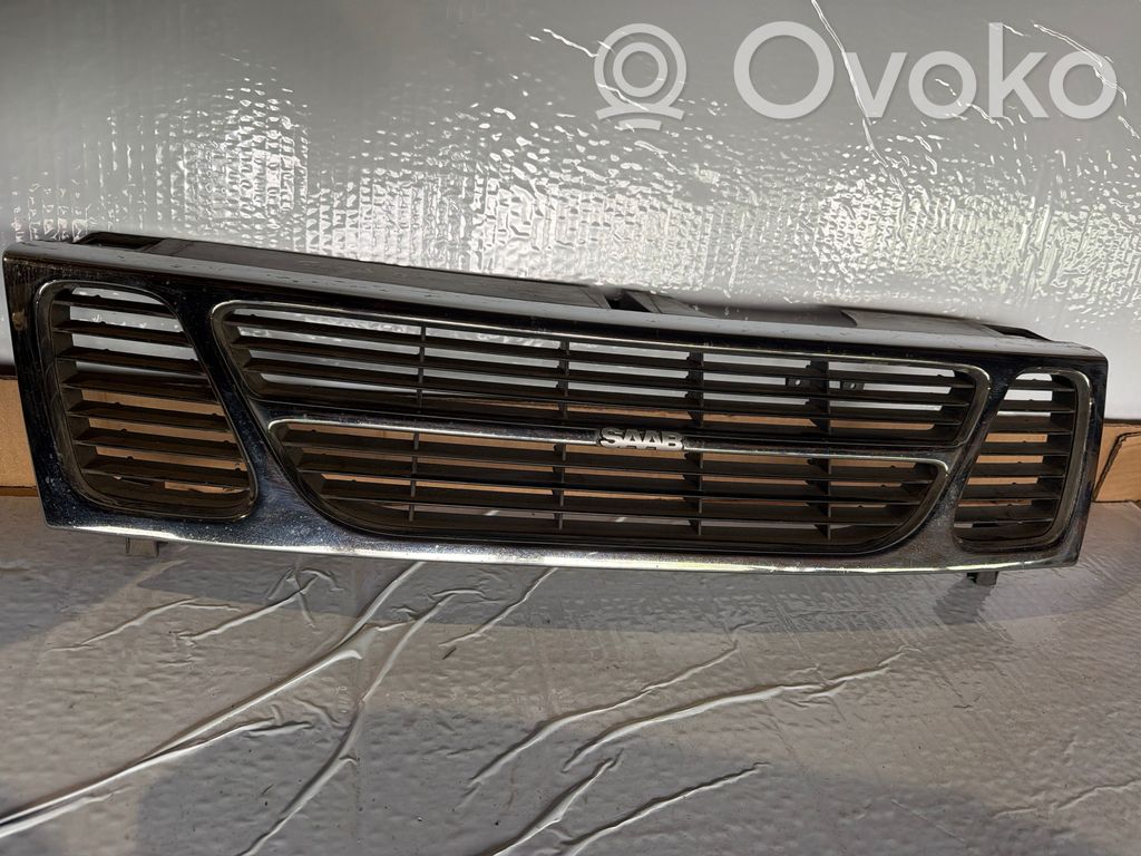 Front grill   4240867