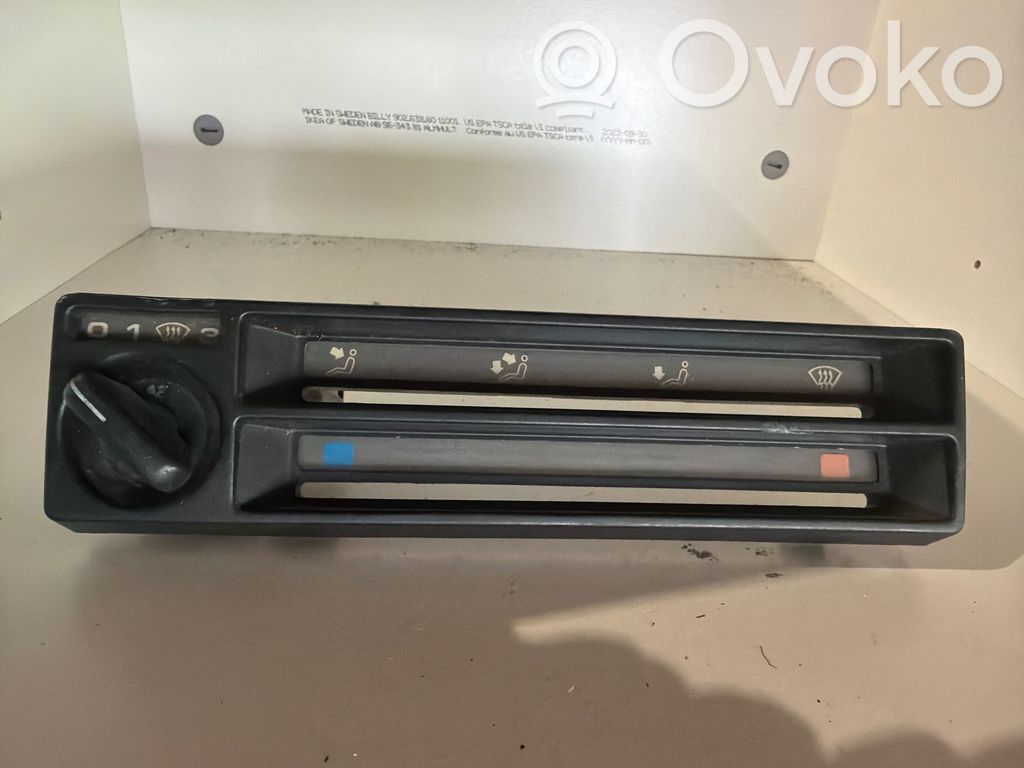Volkswagen Golf II Panel klimatyzacji 