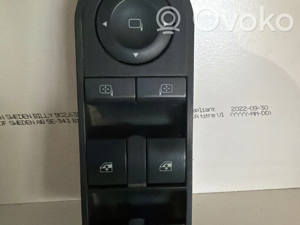 Opel Zafira B Przyciski szyb 