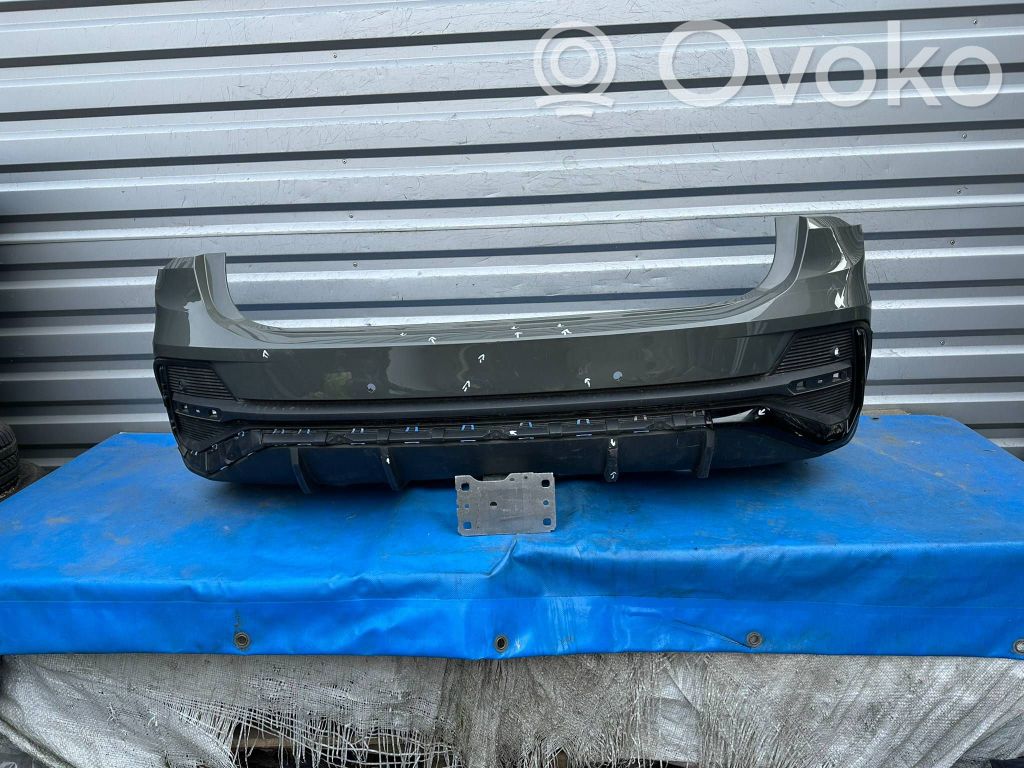 Audi Q3 F3 Moldura inferior del parachoques trasero 