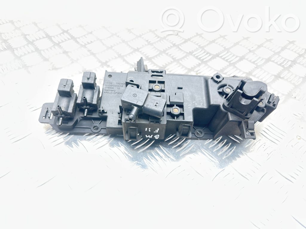 BMW 5 F10 F11 Alte piese compartiment motor 