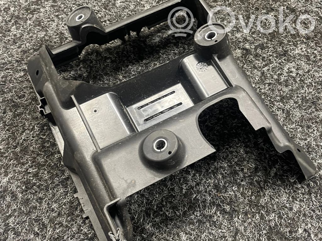 Volkswagen Touareg III Other engine bay part 
