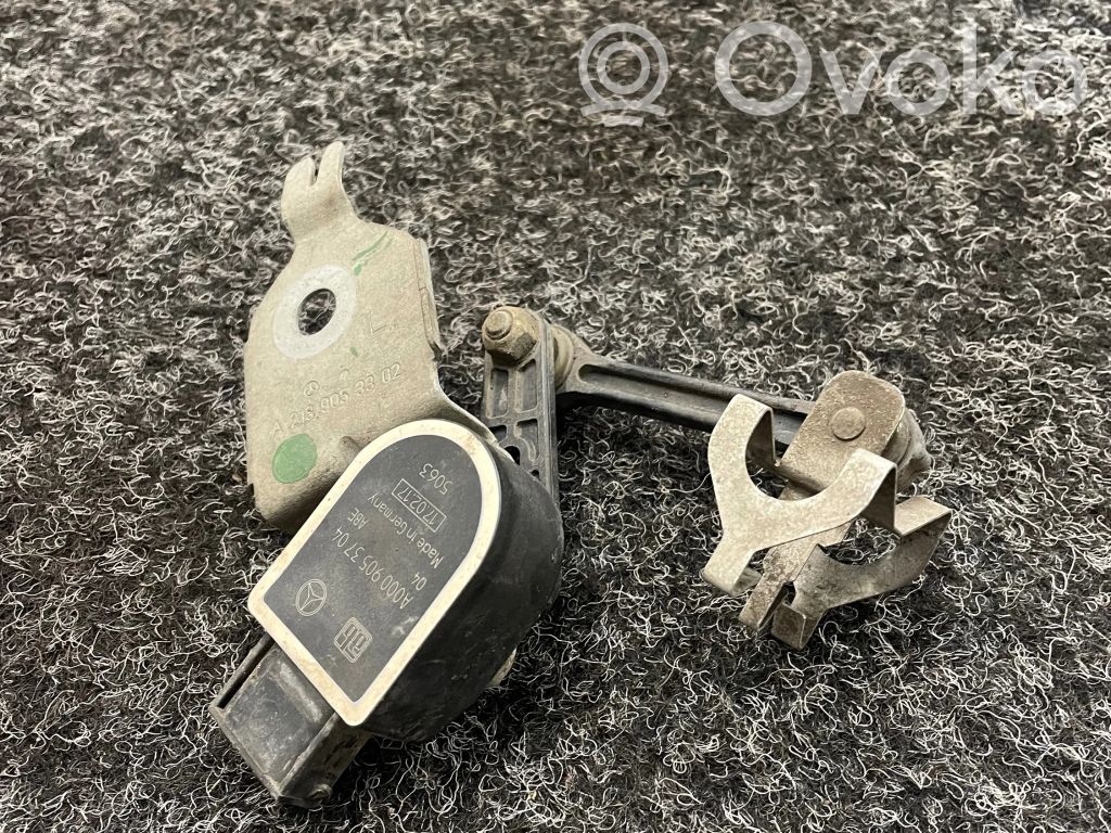 Mercedes-Benz C W205 Air suspension front height level sensor 