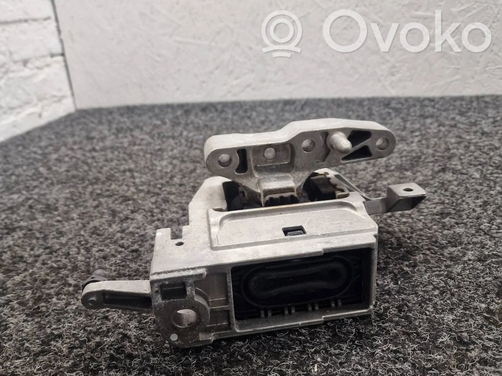 Engine mounting bracket   8835572