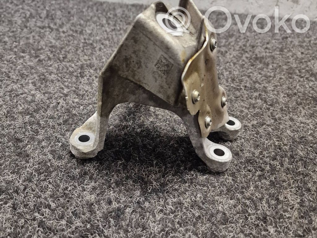 BMW 3 G20 G21 Engine mounting bracket 