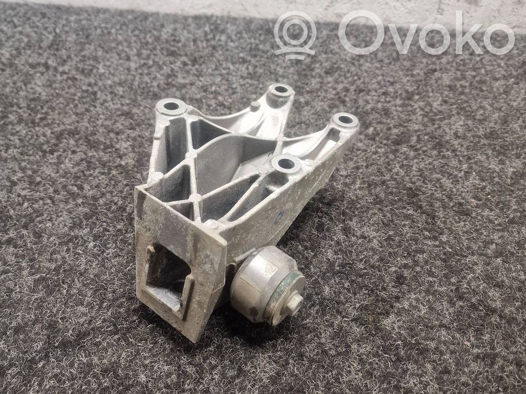BMW 3 G20 G21 Engine mounting bracket 