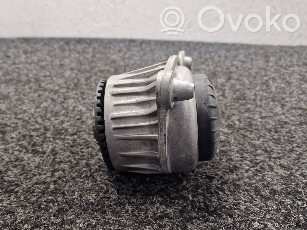 Mercedes-Benz E W213 Engine mount bracket 