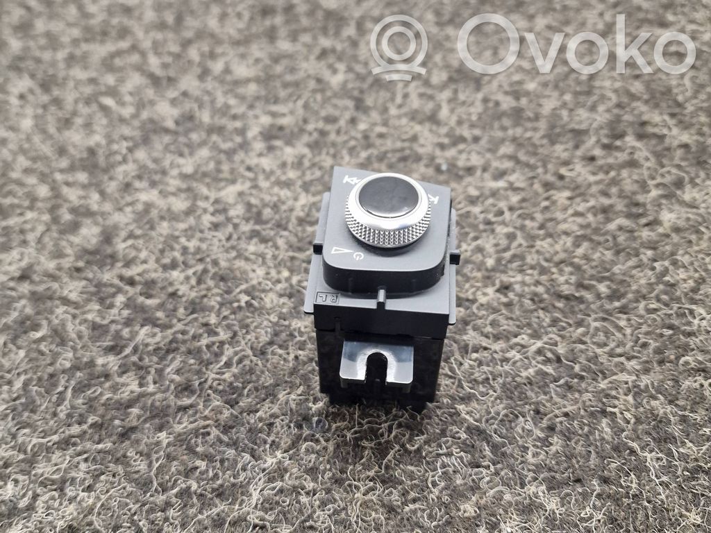 Audi A5 Sound control switch 