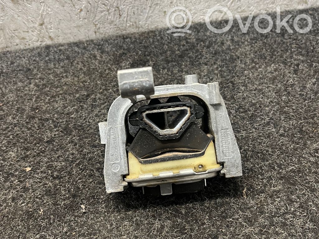 Volkswagen Touran III Engine mount bracket 