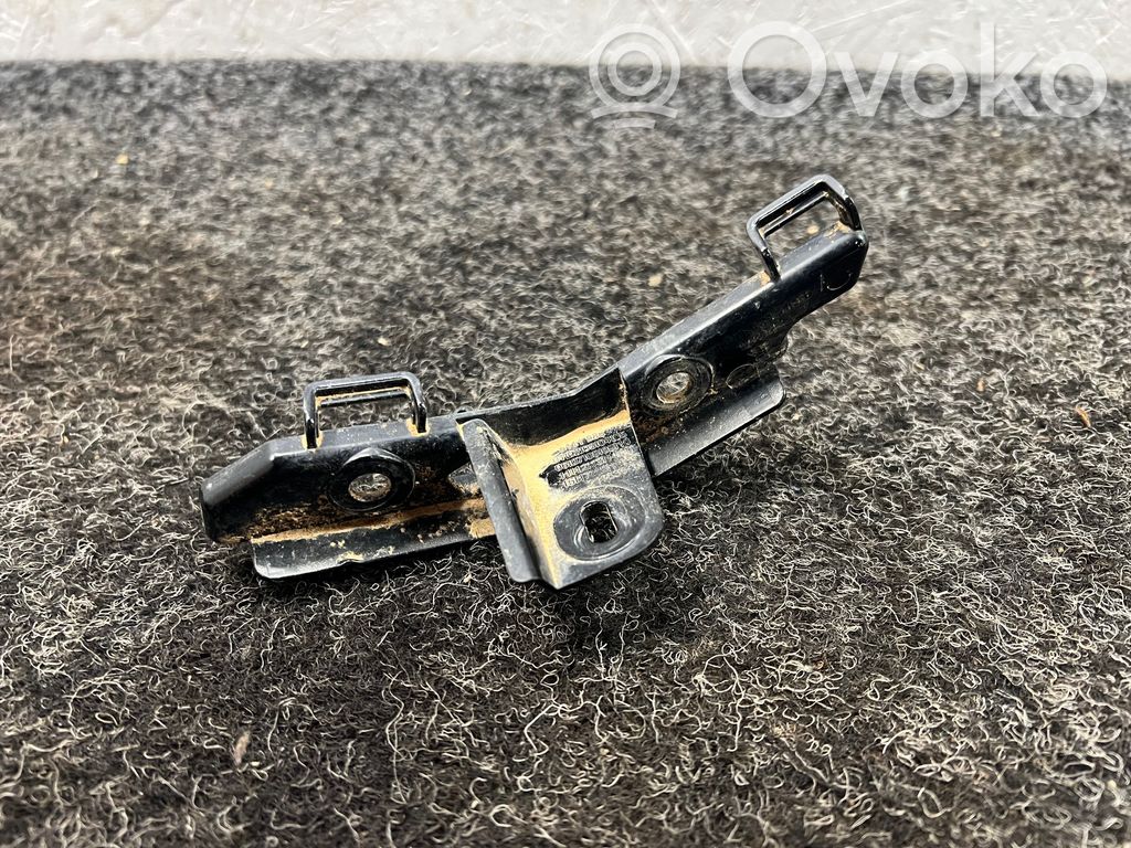 BMW X1 U11 Fender mounting bracket 