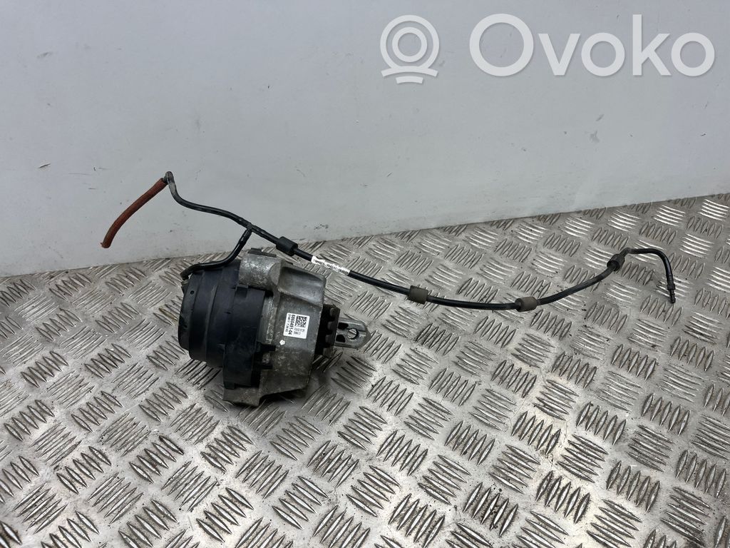BMW 5 G30 G31 G38 Engine mount bracket 