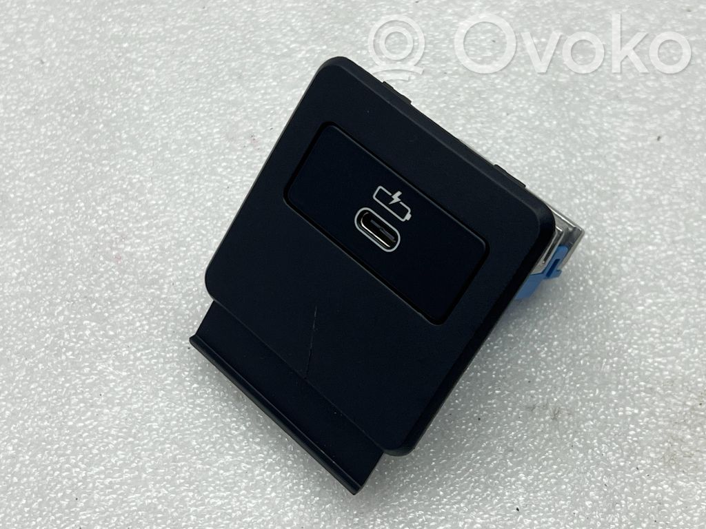 BMW 1 F40 USB socket connector 