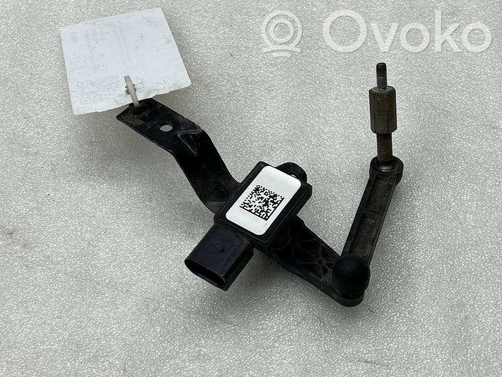 Audi A3 8Y Rear air suspension level height sensor 