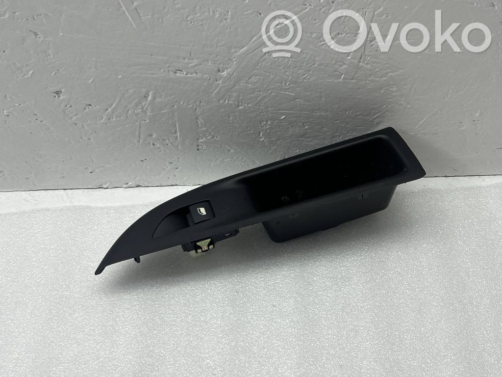 Opel Mokka B Electric window control switch 