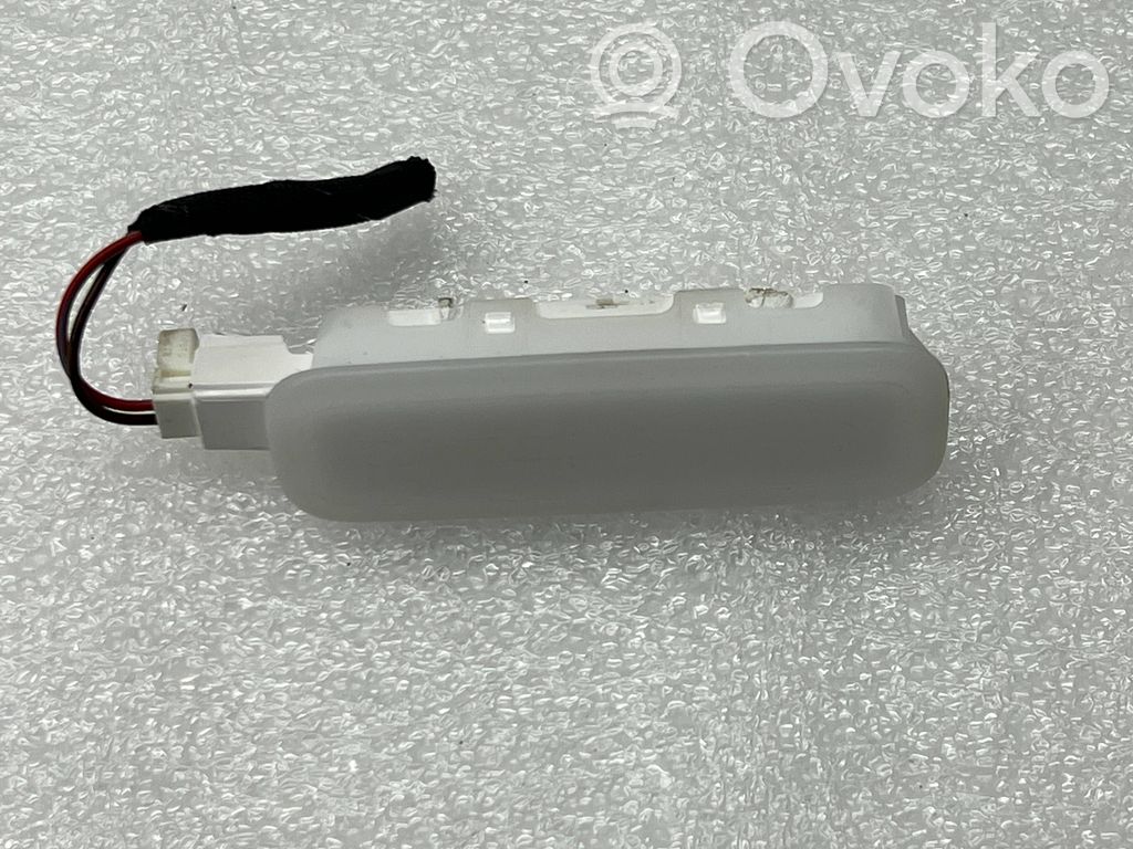 Audi A3 8Y Etuistuimen valo 