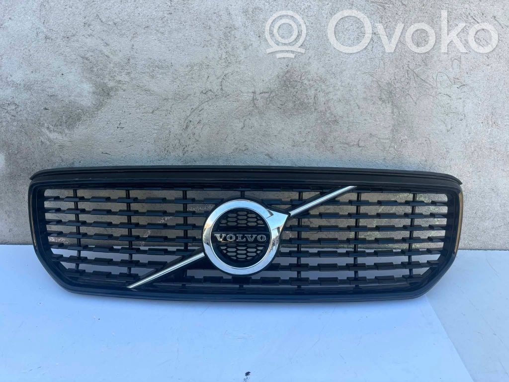Volvo XC40 Maskownica / Grill / Atrapa górna chłodnicy 