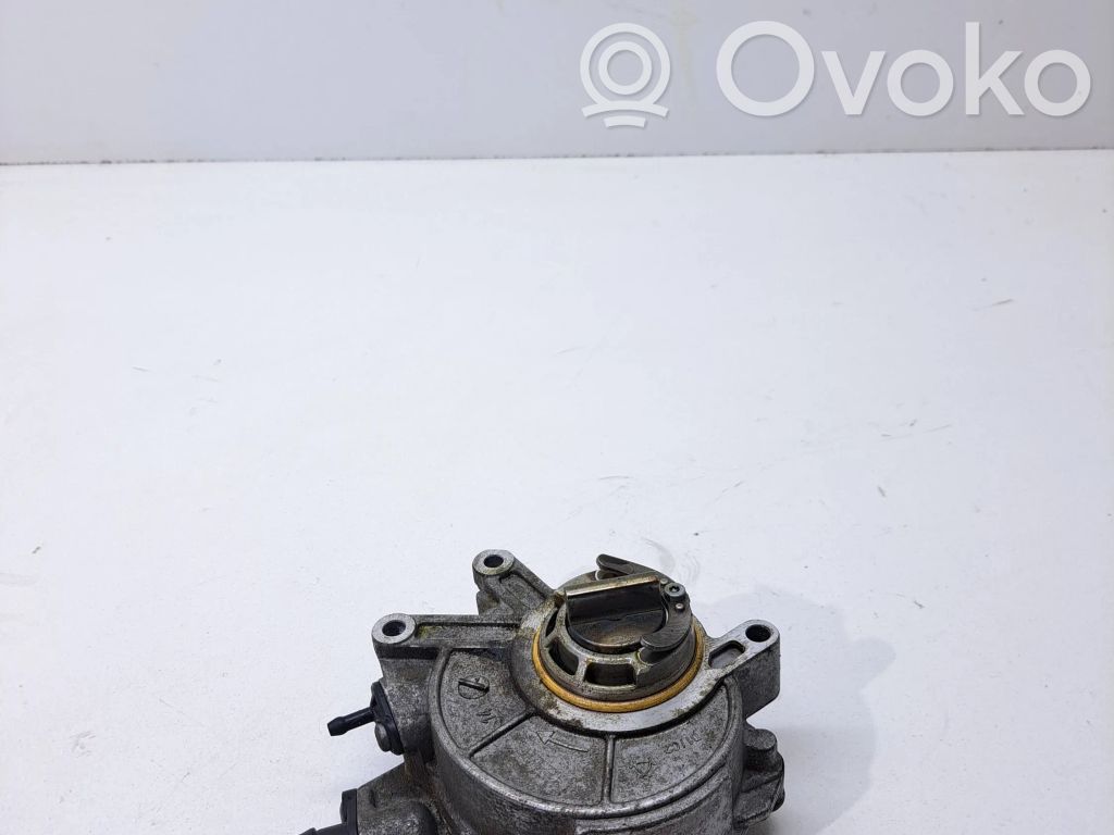 BMW 5 F10 F11 Vacuum pump 