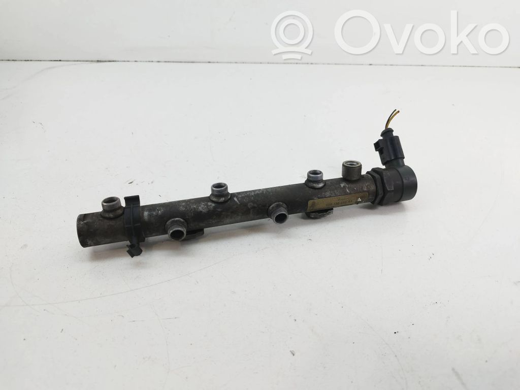Audi A6 S6 C6 4F Fuel distributor 