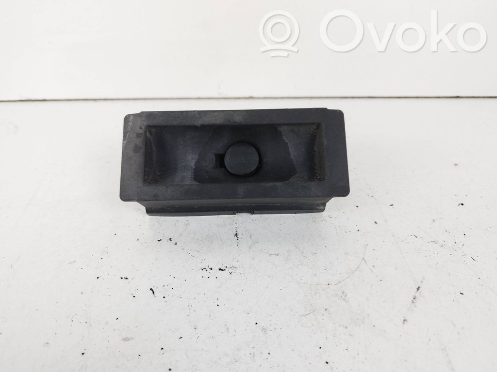 Audi A6 S6 C7 4G Jacking socket point 