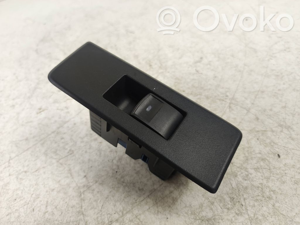 Toyota Verso Electric window control switch 