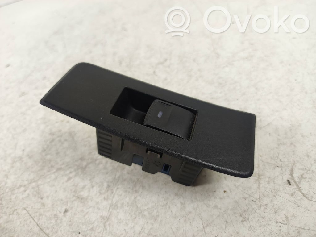 Toyota Verso Electric window control switch 