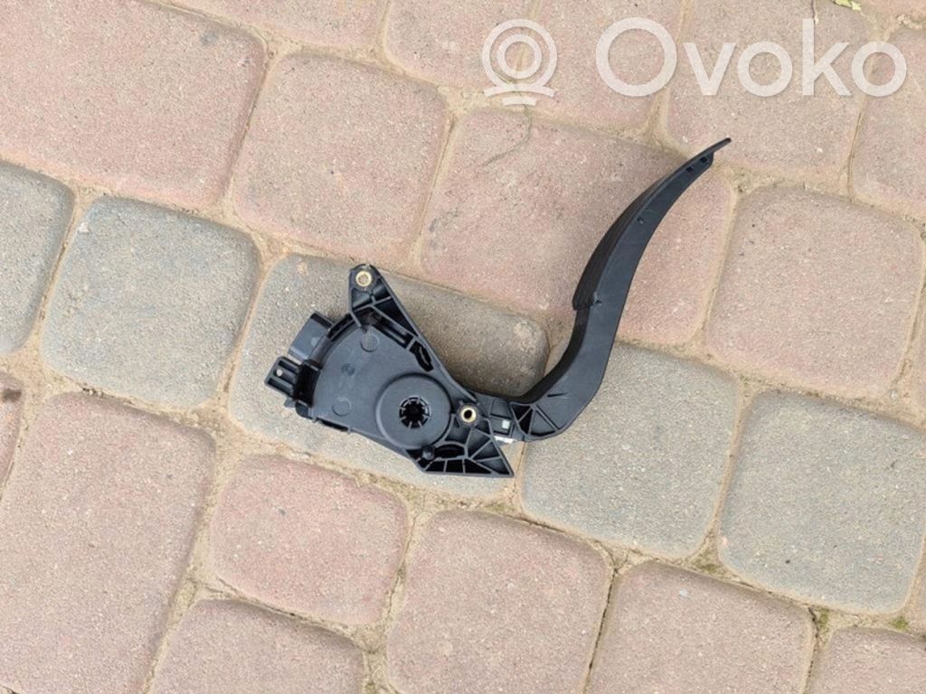 Renault Clio IV Accelerator throttle pedal 