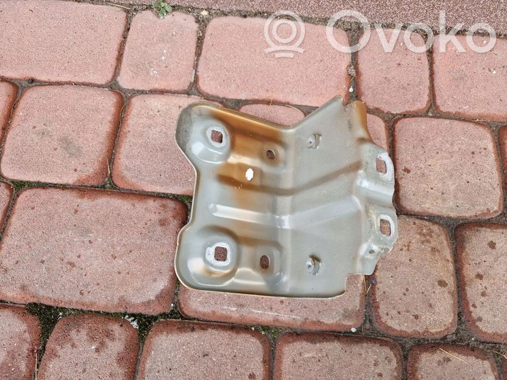Renault Captur II Uchwyt / Mocowanie błotnika przedniego 