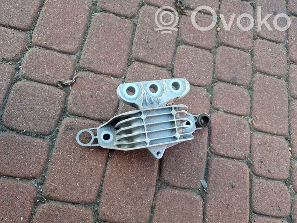 Opel Insignia B Gearbox mounting bracket 