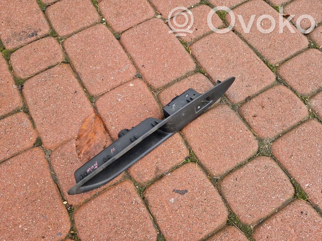 Opel Mokka X Electric window control switch 