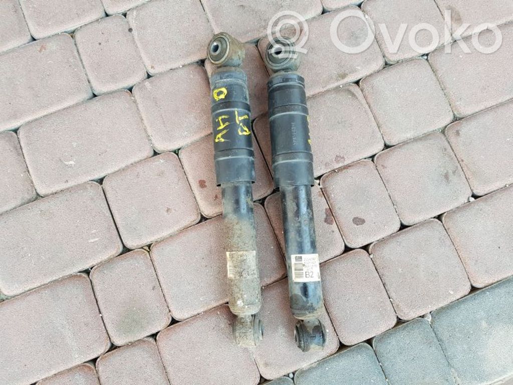 Opel Astra H Amortyzator osi tylnej ze sprężyną 