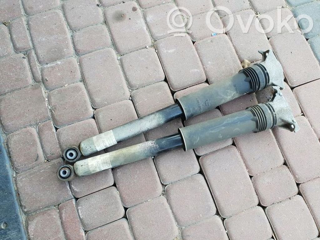 Opel Astra K Takaiskunvaimennin 