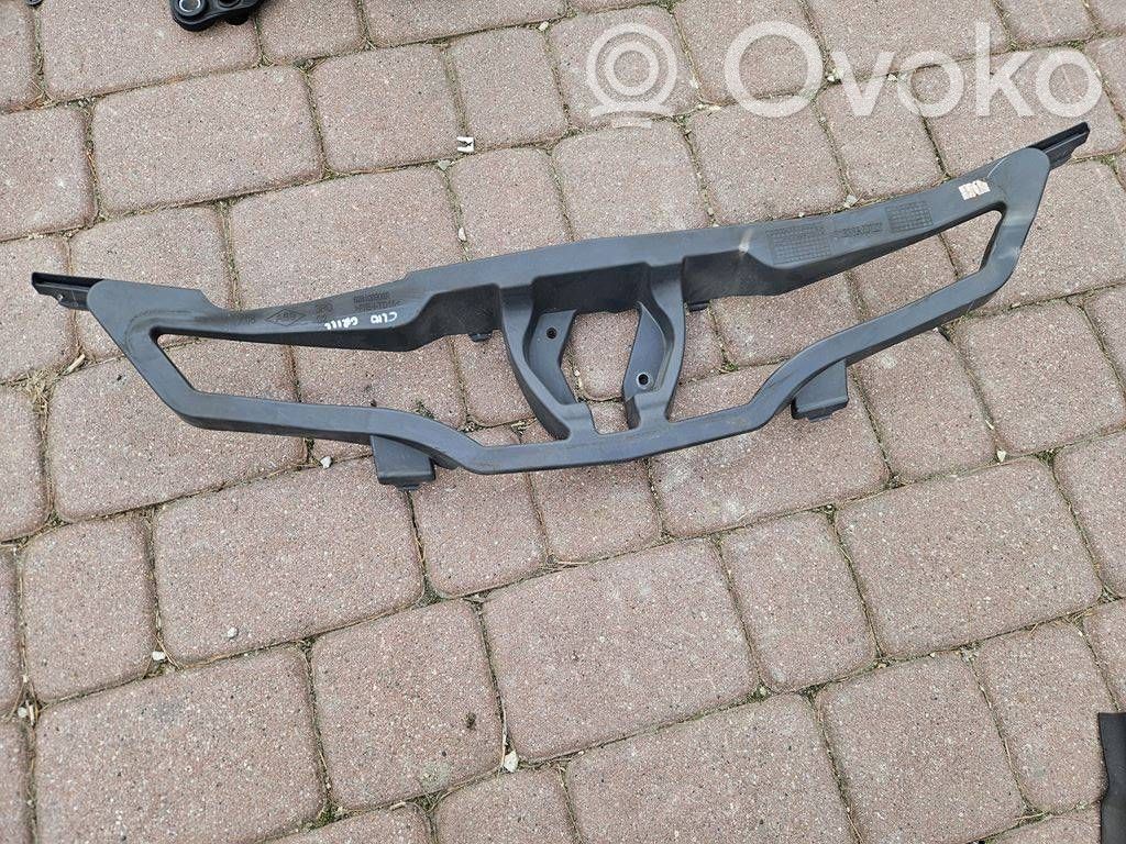 Renault Clio IV Atrapa chłodnicy / Grill 