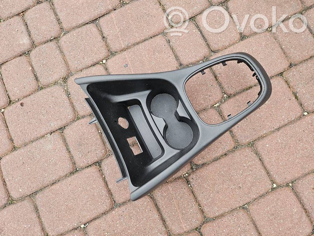 Opel Corsa E Vaihteenvalitsimen kehys verhoilu muovia 