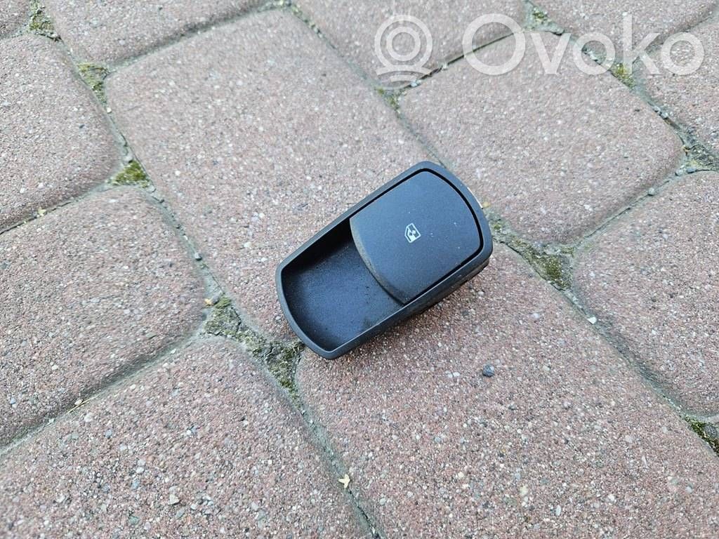 Quarter vent window switch   13430018