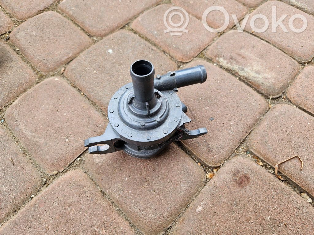 Toyota Camry VIII XV70  Webasto pompe de circulation d'eau 