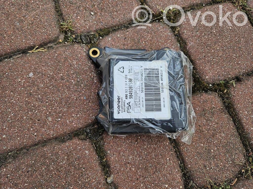 Opel Mokka B Airbag control unit/module 