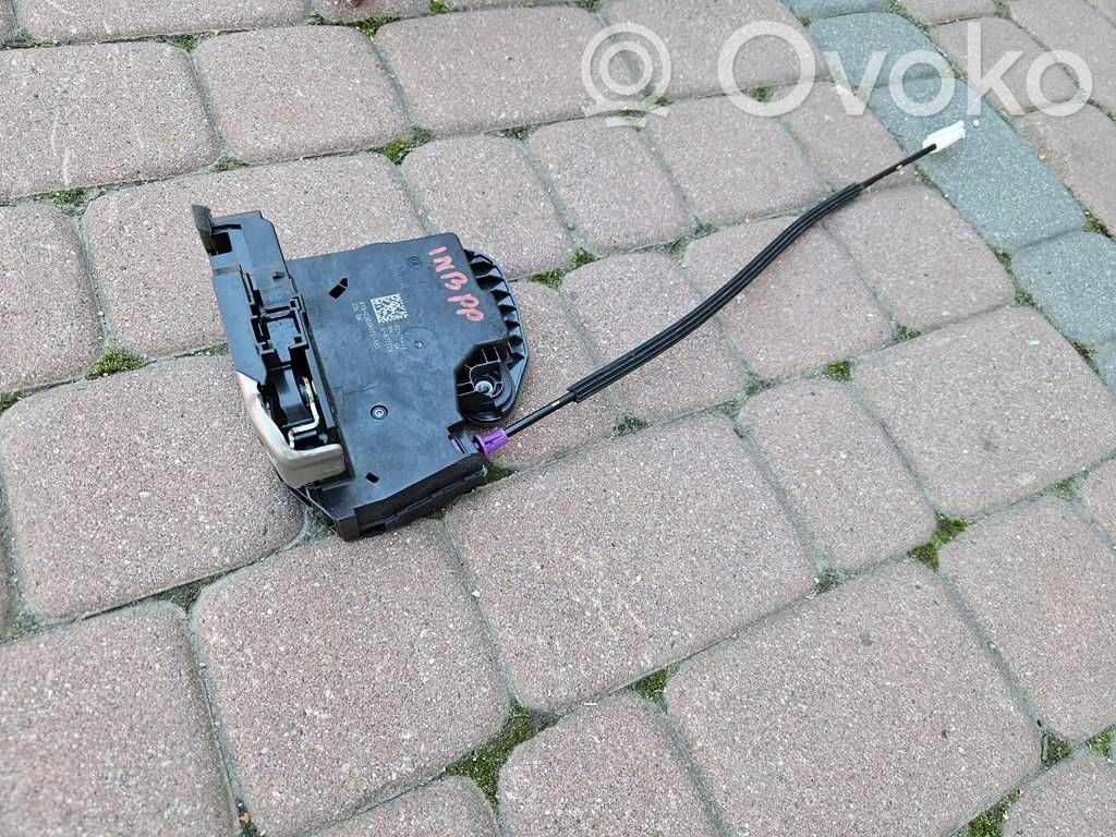 Opel Insignia B Front door lock 