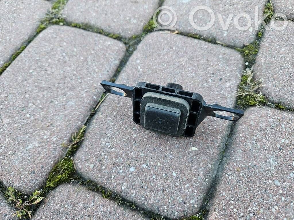 Tailgate opening switch   6871P1D,687