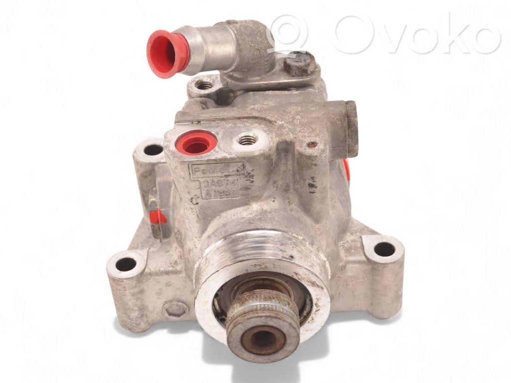 Ohjaustehostimen pumppu   GK213A696BB