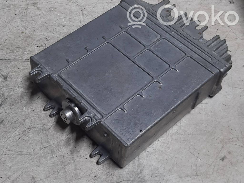 Volkswagen PASSAT B5 Engine control unit/module 