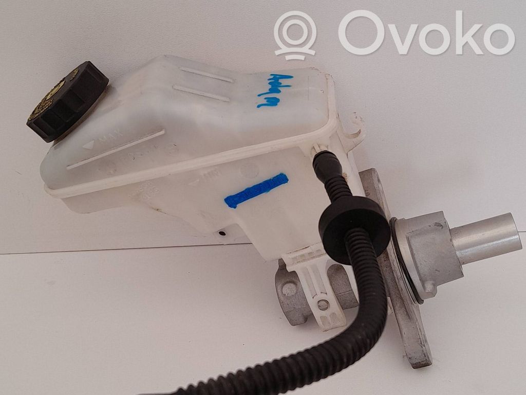 Opel Adam Brake fluid reservoir 