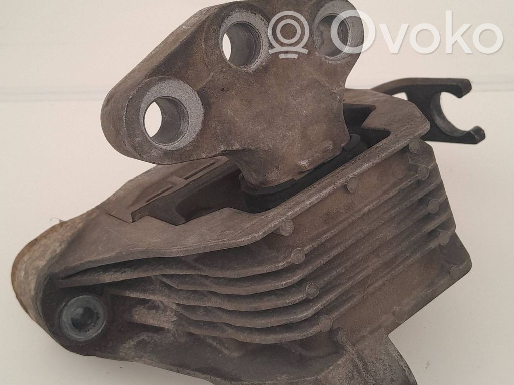 Opel Astra J Engine mount bracket 