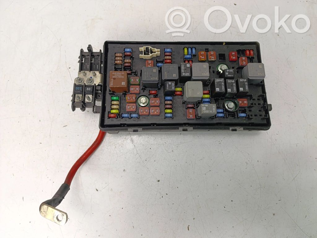 Opel Insignia A Fuse module 