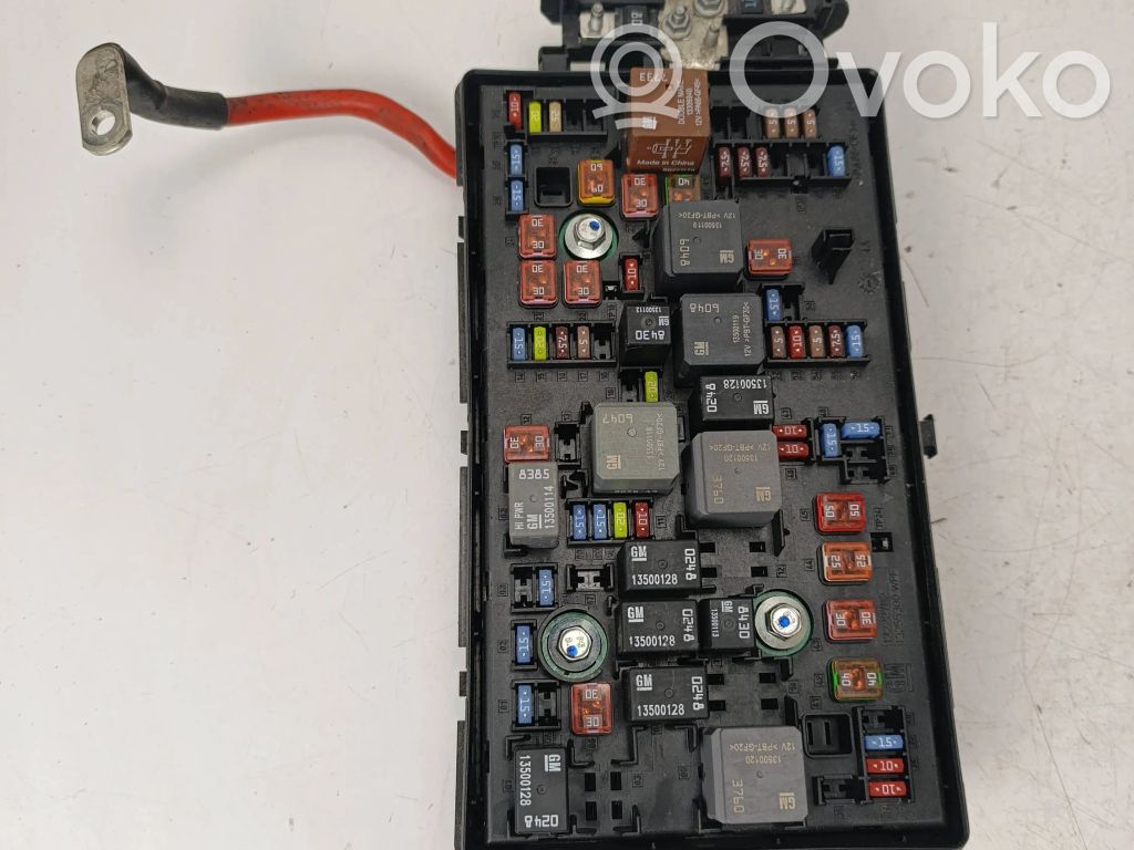 Opel Insignia A Fuse module 