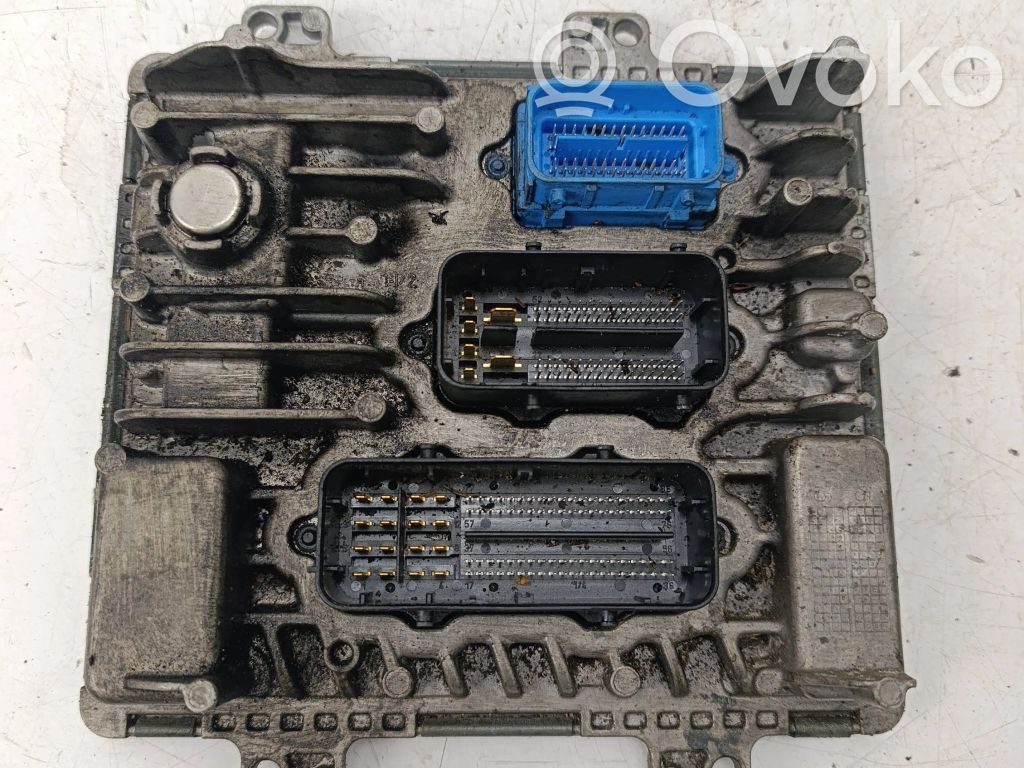 Opel Insignia A Engine control unit/module 