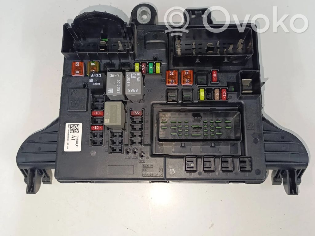 Opel Insignia A Fuse module 